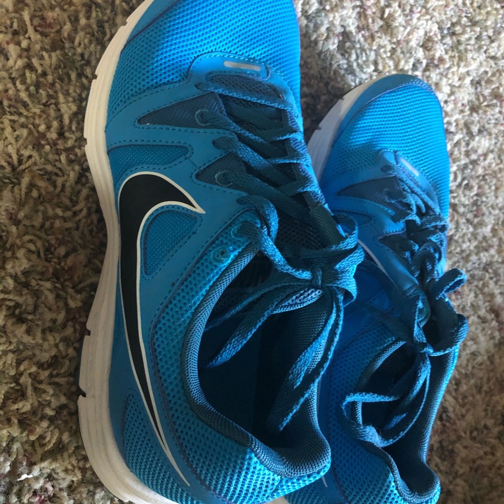 Running shoes